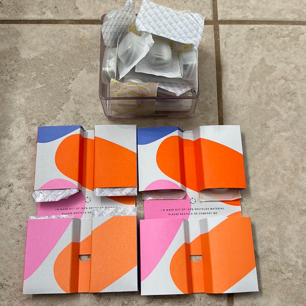NWOT/NEVER OPENED Billie Heads